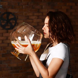 Large capacity beer mug