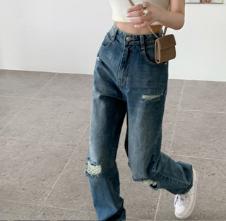 Women's Straight Legged Jeans