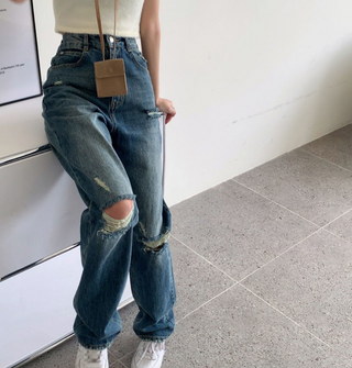 Women's Straight Legged Jeans